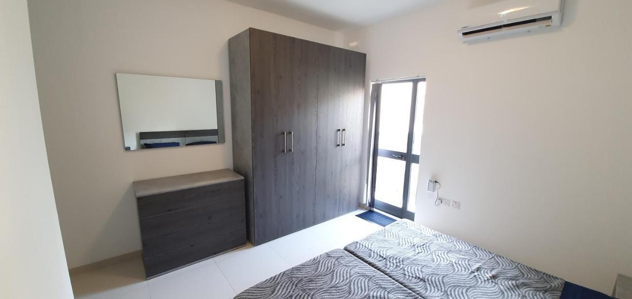 Sb3 - Stylish Penthouse - Superb Location Msida Apartment Exterior photo